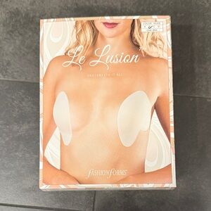 New, Fashion Forms Le Lusion Adhesive Bra in Nude